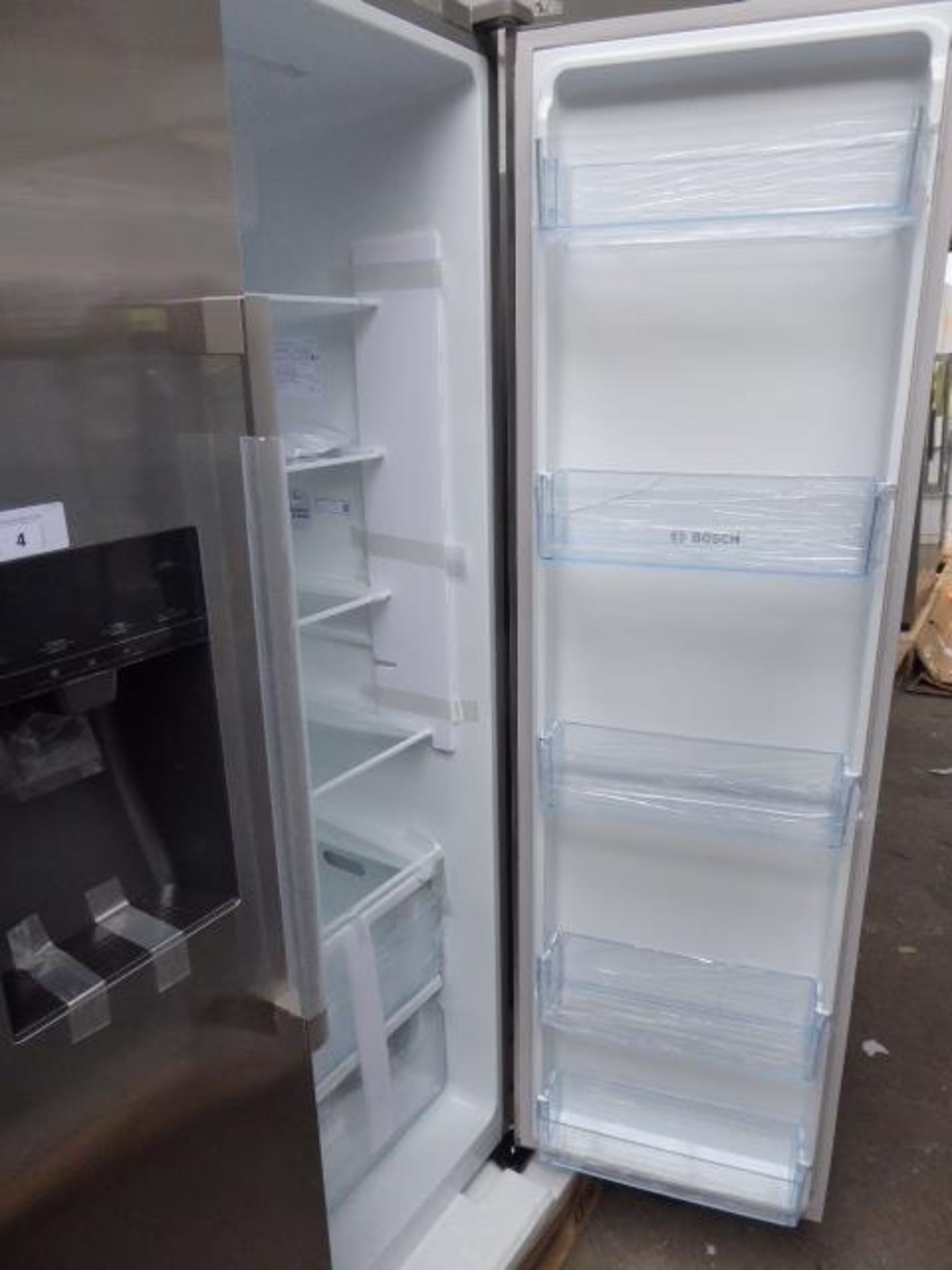 KAI93VIFPGB Bosch Side-by-side fridge-freezer - Image 2 of 3