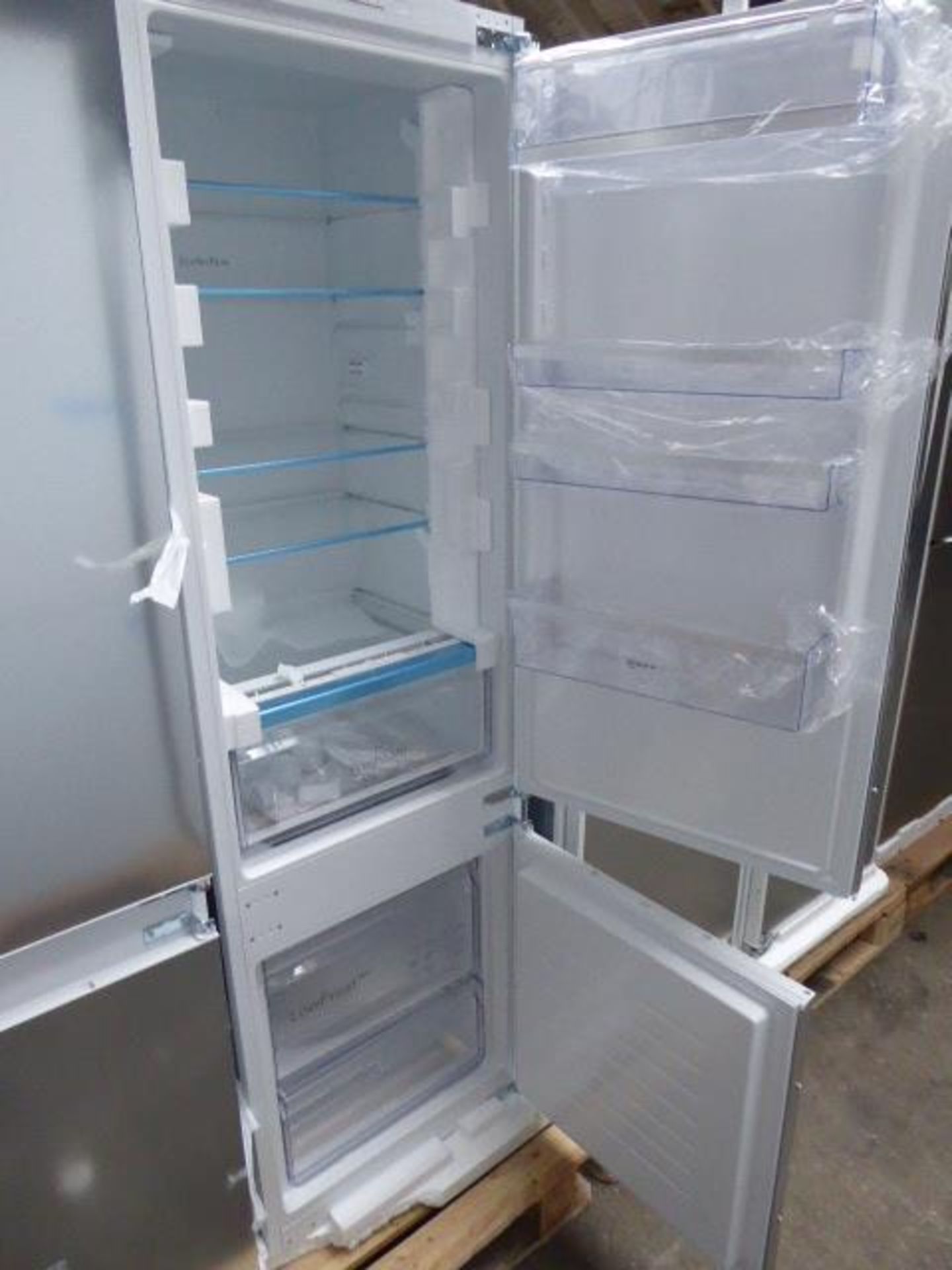 KI5872SE0GB Neff Built-in fridge-freezer combination - Image 2 of 2