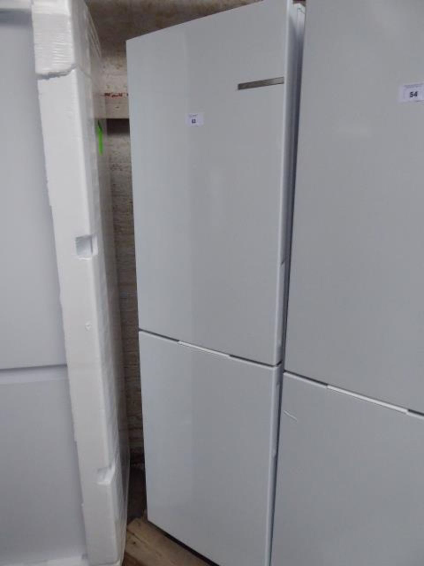 KGN27NWFAGB Bosch Free-standing fridge-freezer