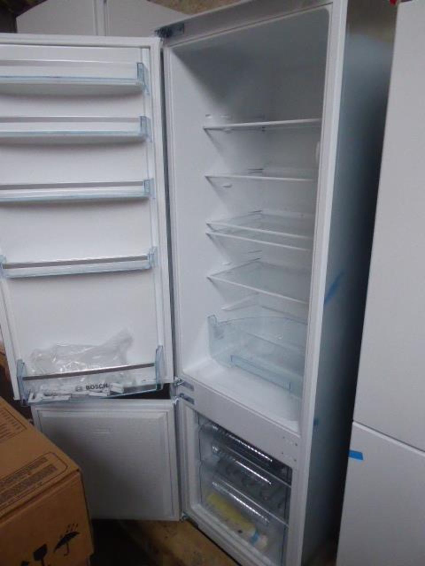 KIV38X22GBB Bosch Built-in automatic fridge-freezer - Image 2 of 2