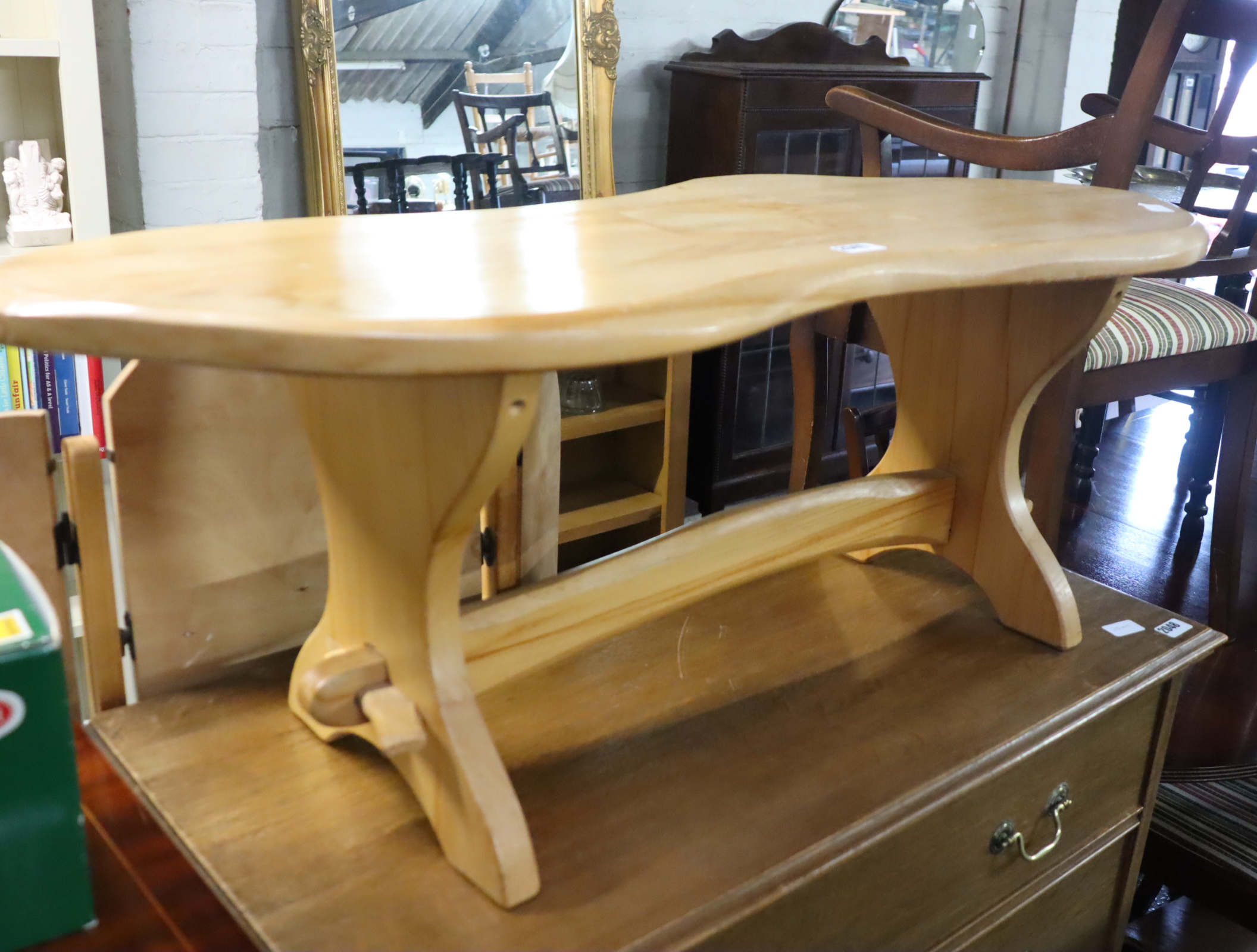 Organically shaped beech coffee table - Image 4 of 4