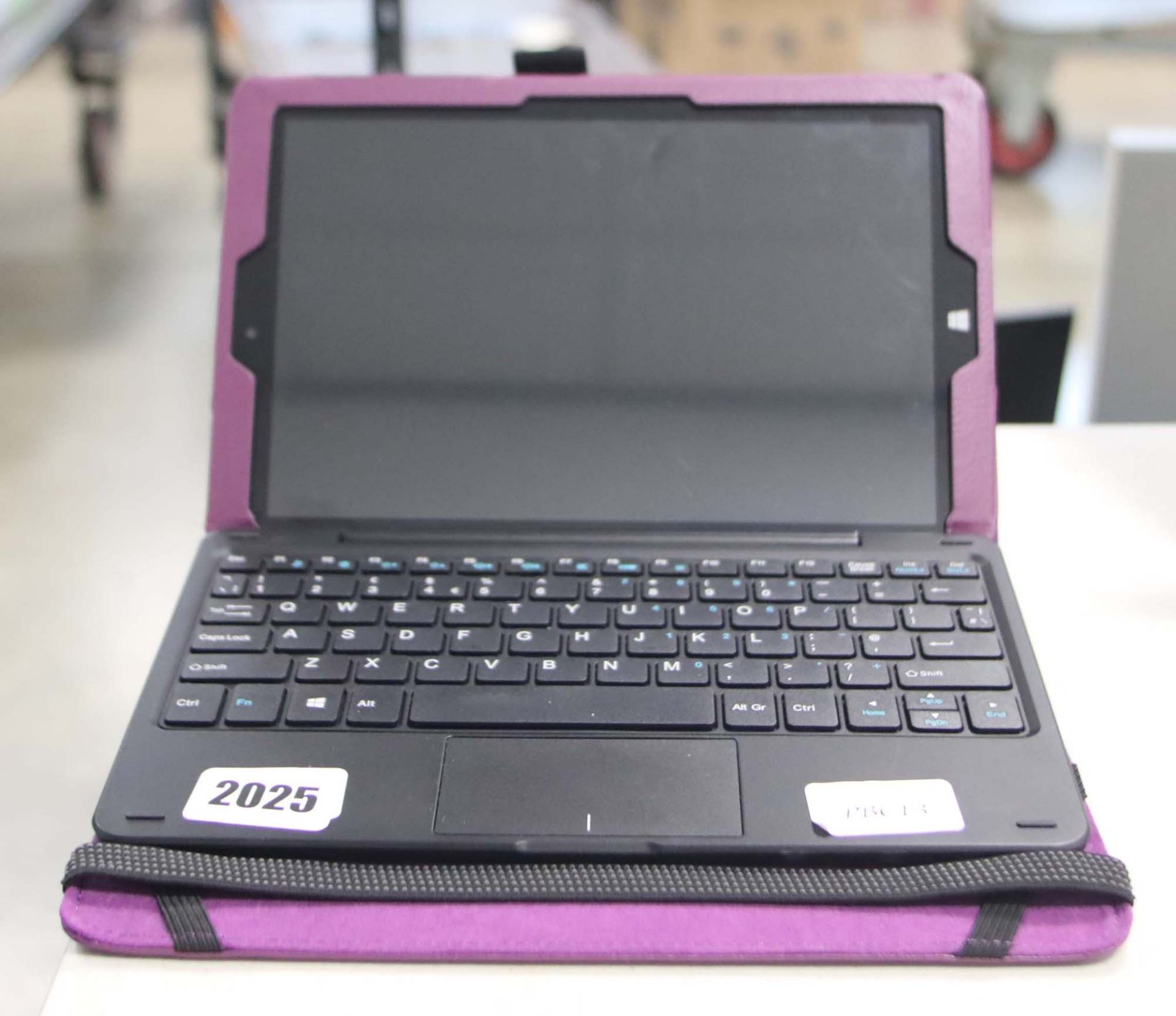 2007 - Lynix 1010B tablet 1.1 unit with attachable keyboard, Intel Atom processor, 2gb ram, 32gb