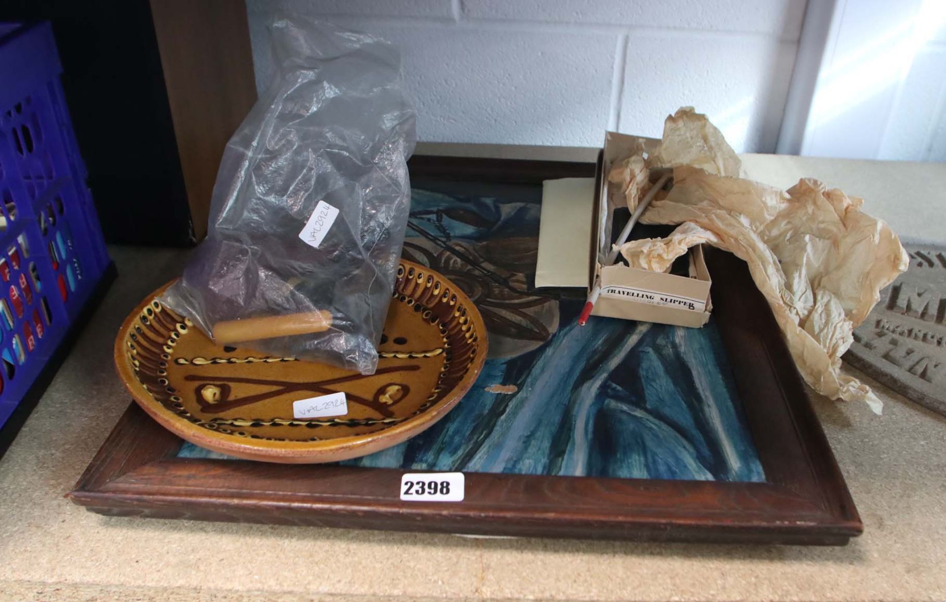 Pipe tray, collectible pipes and other items