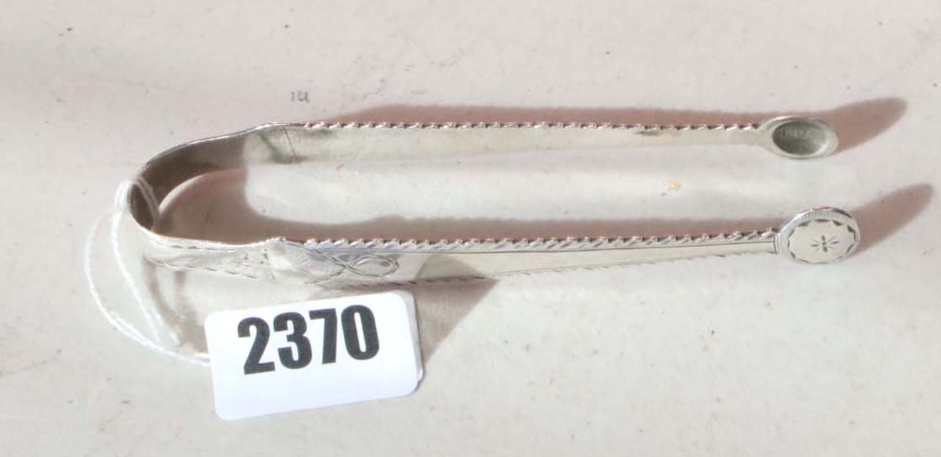 2140 RR 491 A pair of Georgian silver sugar nips in the Neo-Classical manner, hallmarks