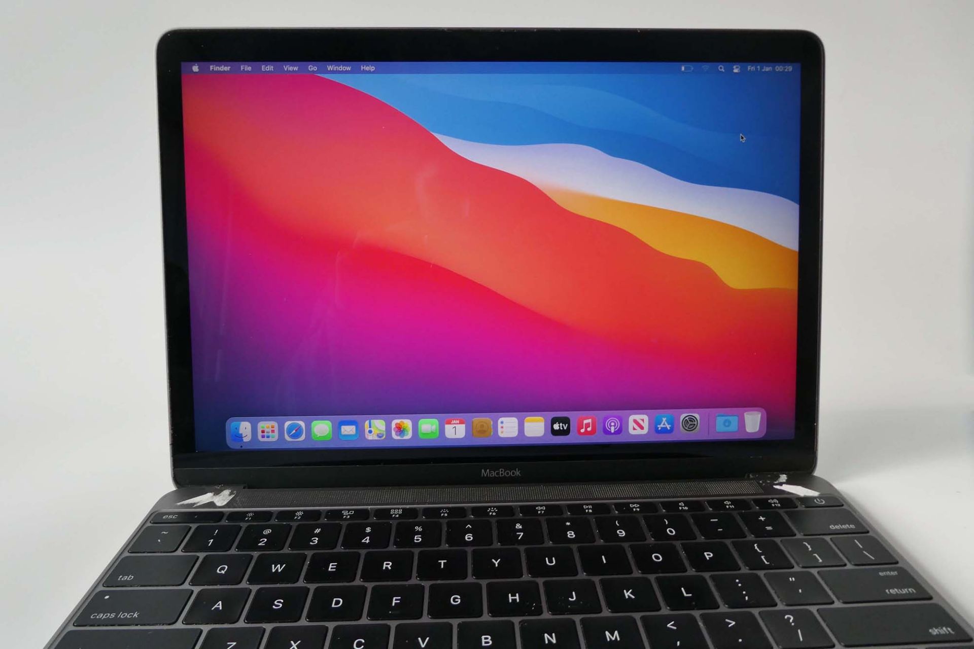 MacBook 2015 A1534 Retina 12'' laptop with 8GB RAM and 256GB SSD - Image 2 of 2