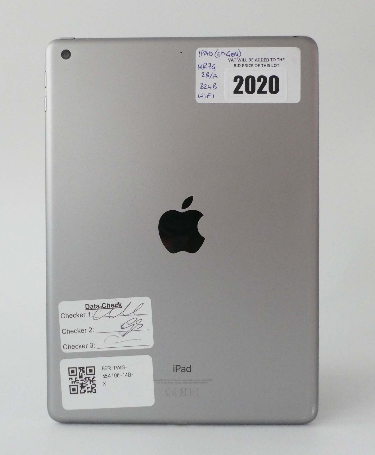 iPad 6th Gen A1893 32GB Space Grey tablet - Image 2 of 2