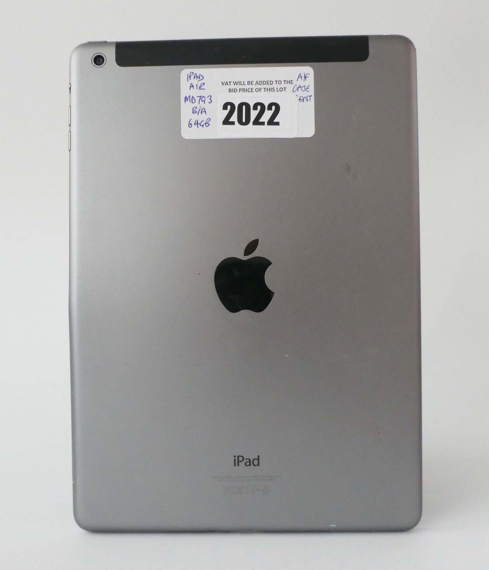 iPad Air A1475 64GB Space Grey tablet (a/f case dented on right side) - Image 3 of 3