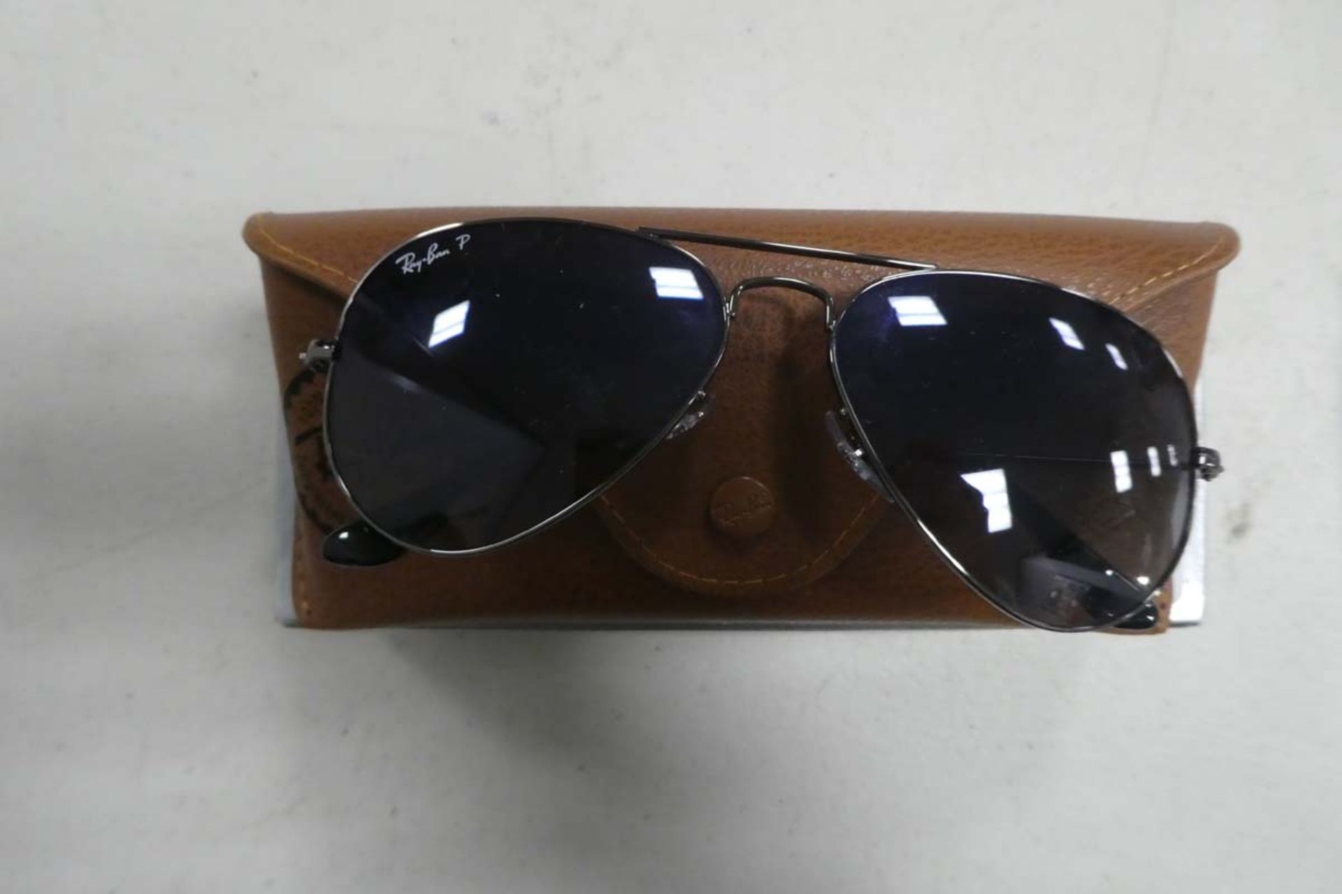 Ray-Ban sunglasses model RB3025 with case and box