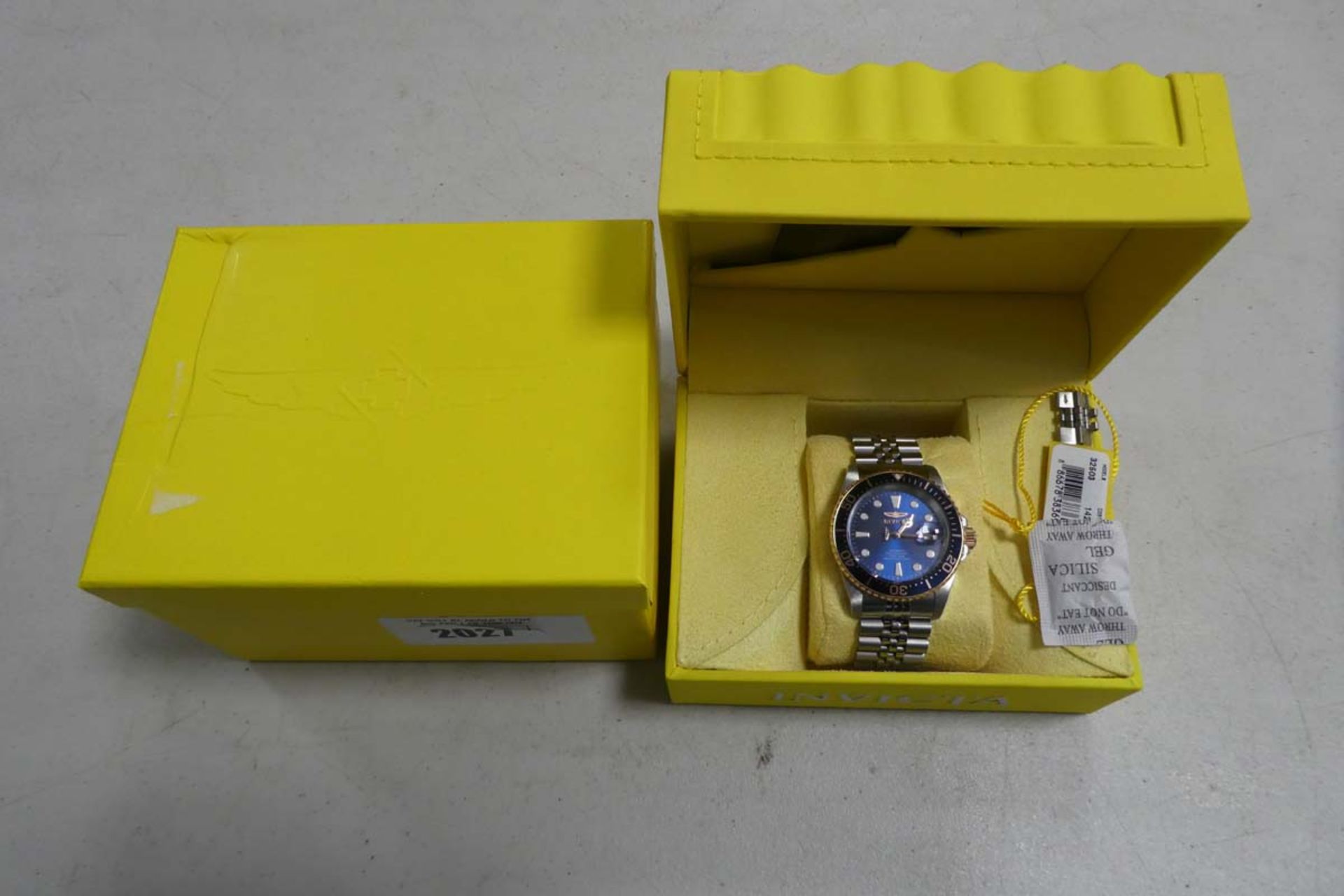 Gents Invicta automatic wristwatch with box