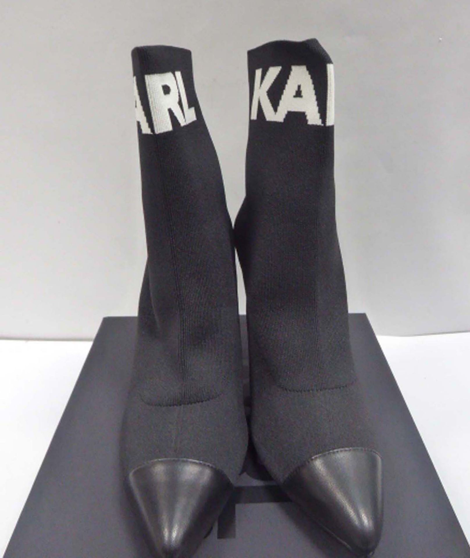 Karl Lagerfeld Pandora knitted ankle boots size 7 - Image 2 of 3
