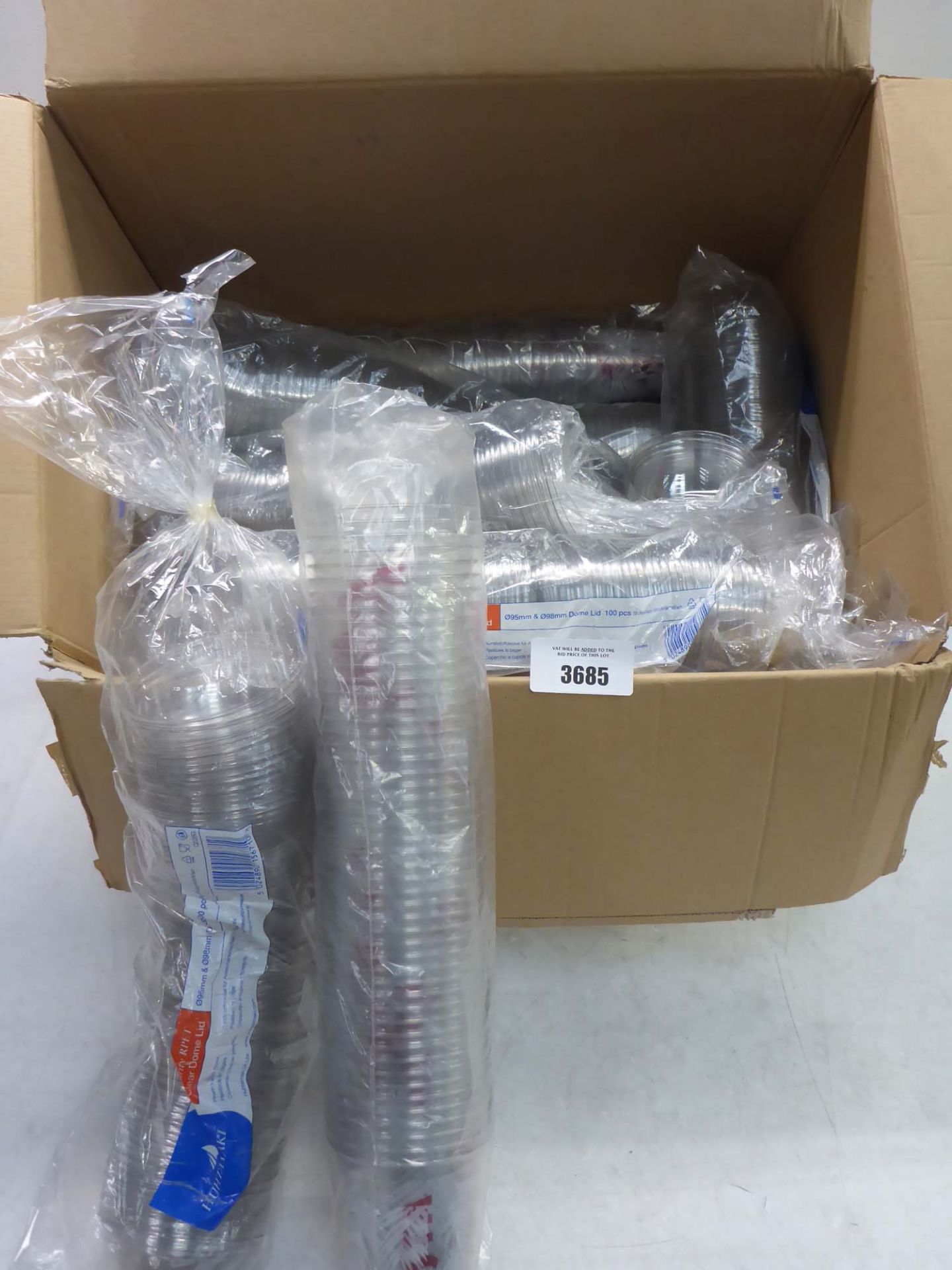 Box containing large quantity of Costa plastic beakers and dome lids