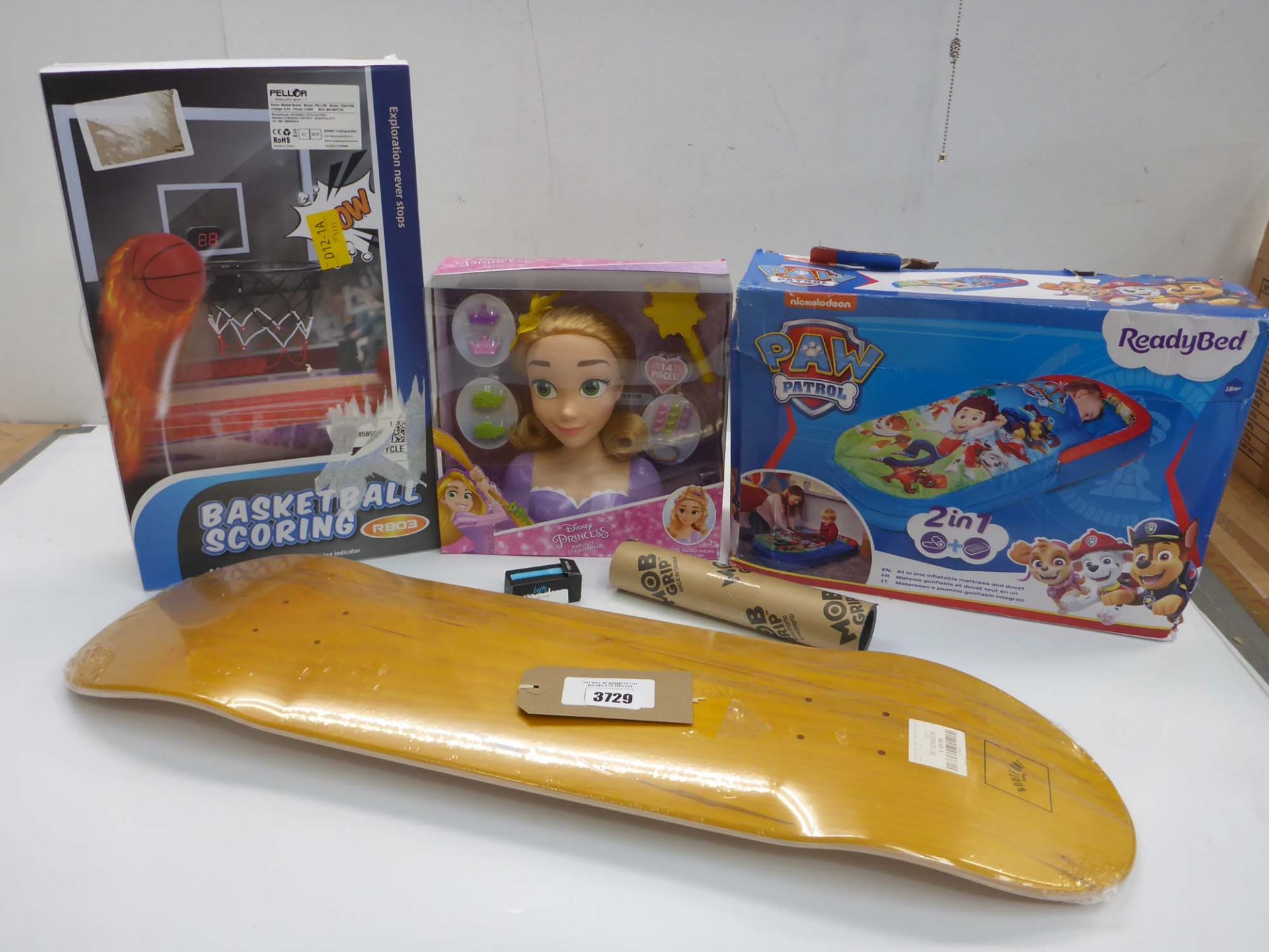 Route One skateboard, Basketball Scorer, Disney Princess head & Paw Patrol 2 in 1 ready bed