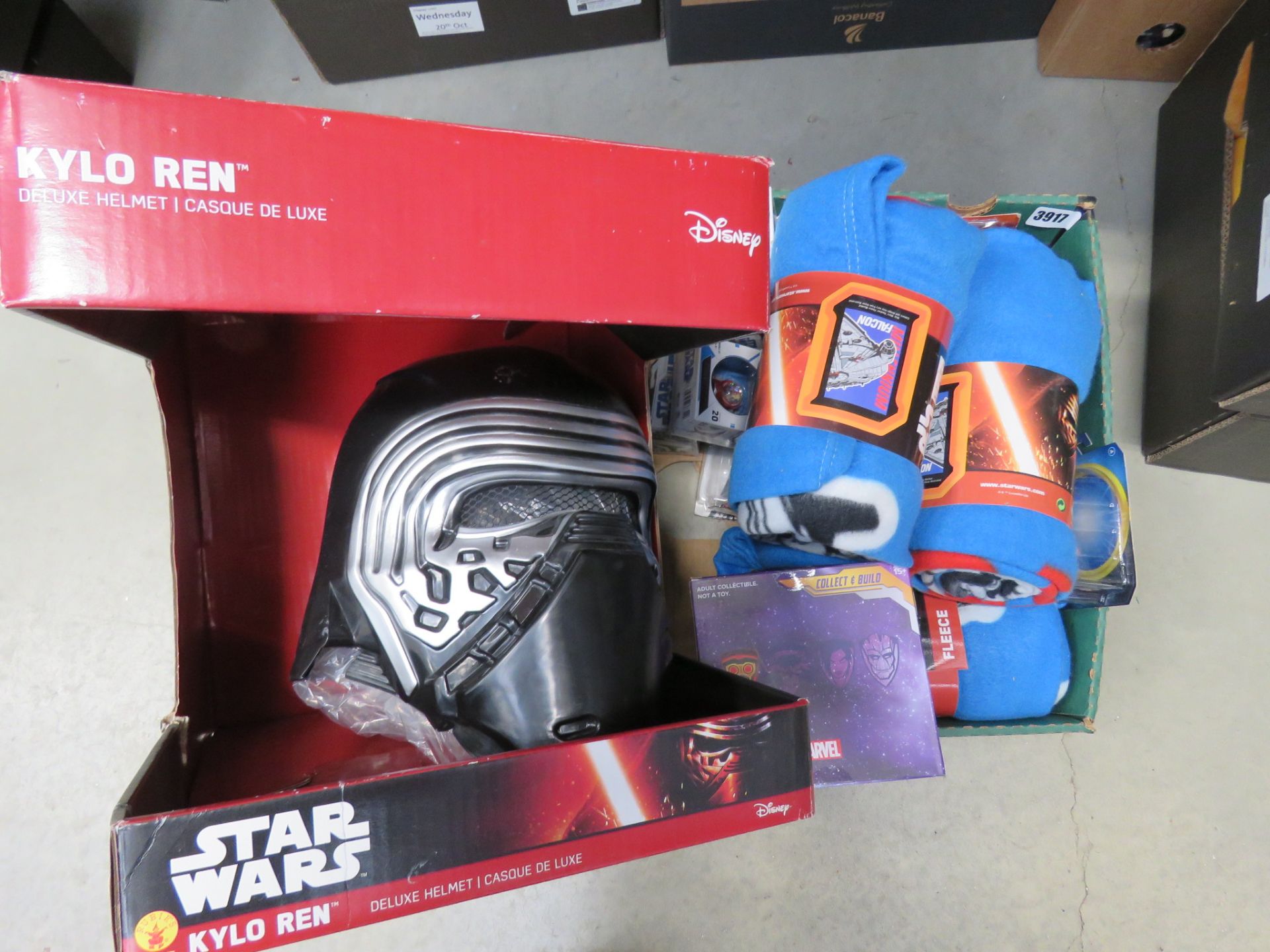 Box of assorted Star Wars related items