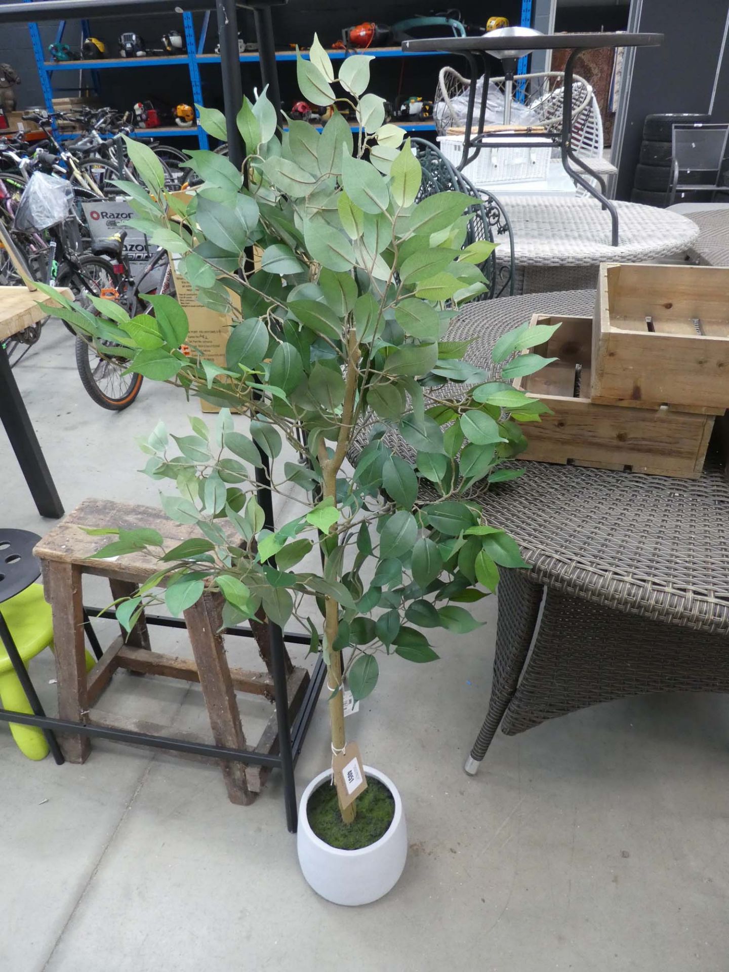 Artificial fig tree