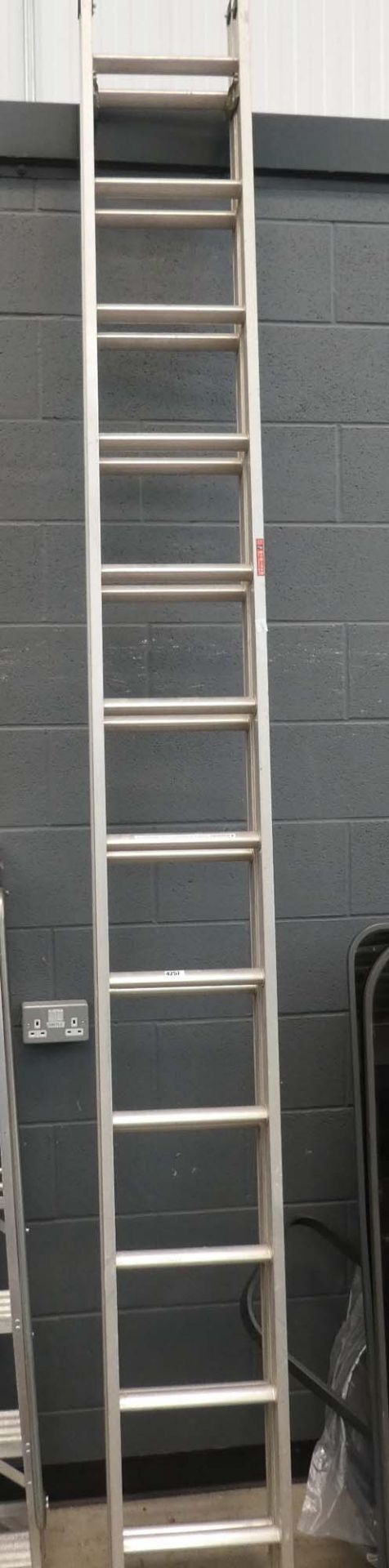 Double aluminium extending ladder