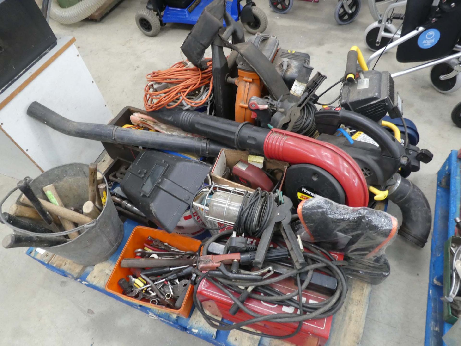 Pallet of assorted workshop and garage tooling incl. pillar drills, petrol powered blow vacs,