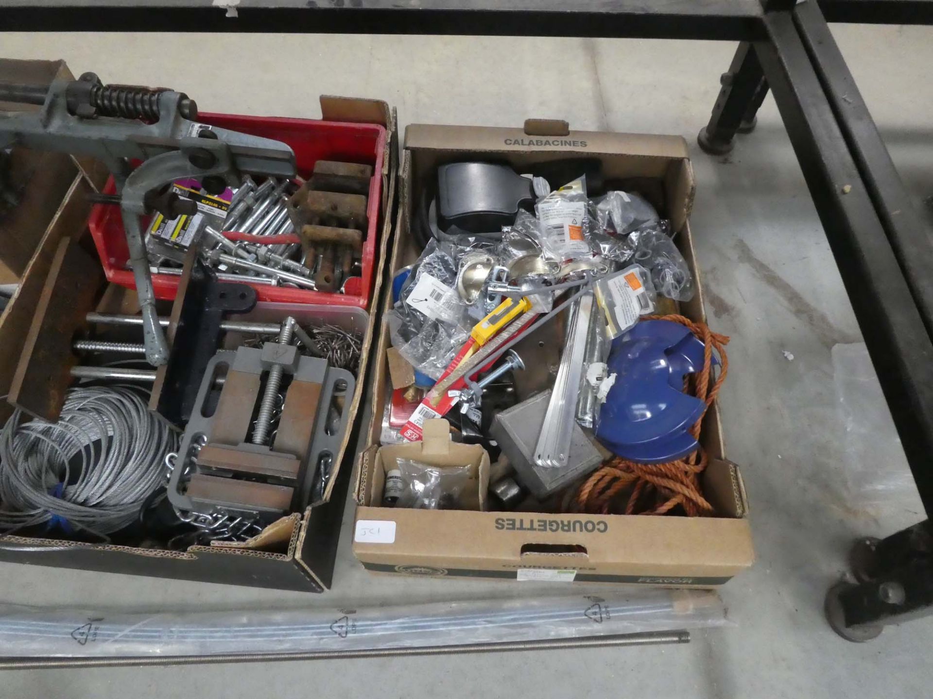 Underbay of assorted tools and spray cans incl. engineers vices, clamps, hammers, and Black & Decker - Image 2 of 3