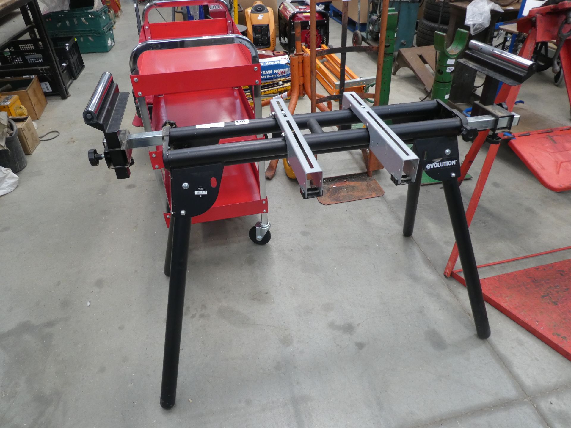 Evolution fold up saw stand