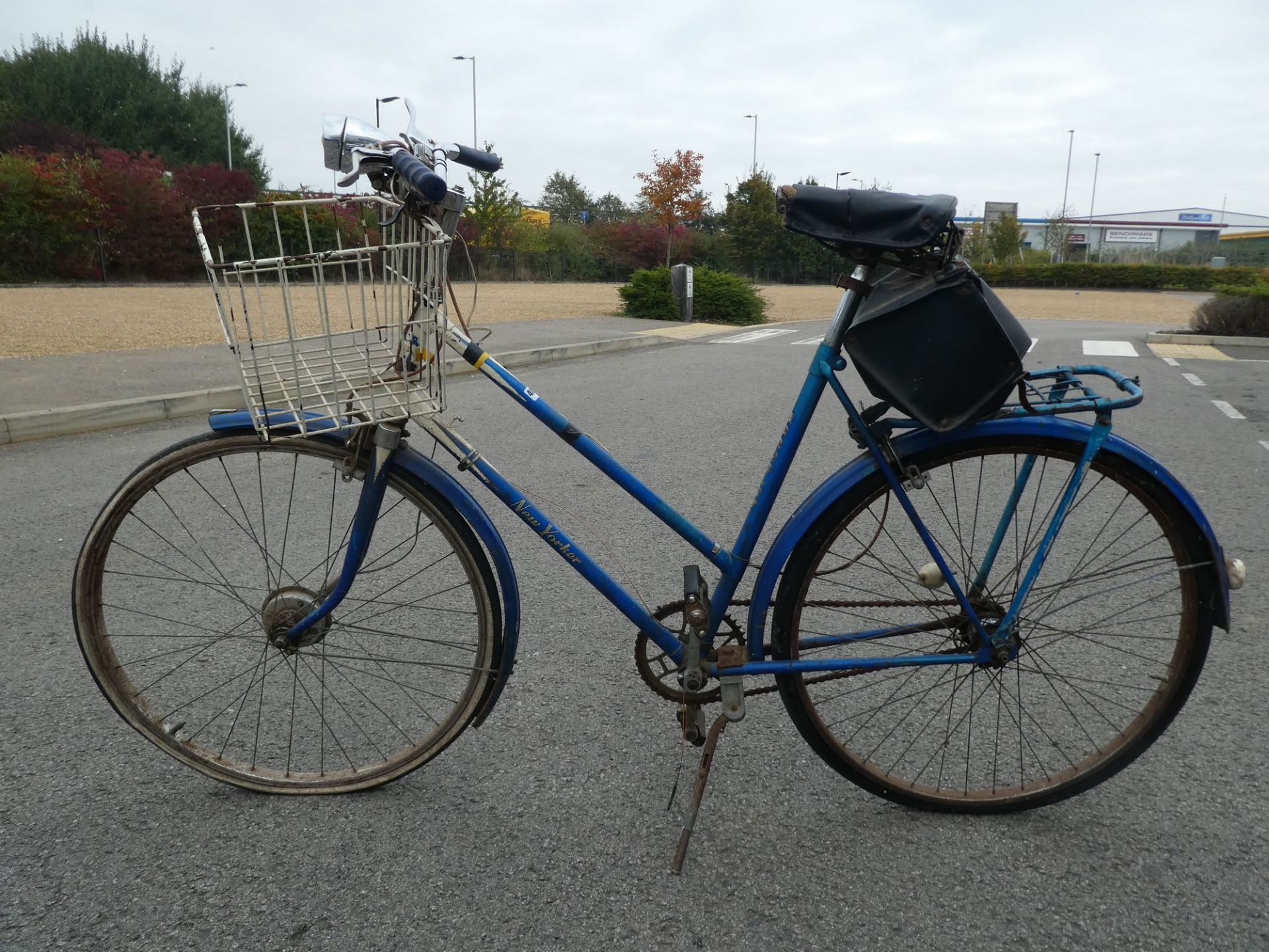 Hercules blue and white vintage cycle