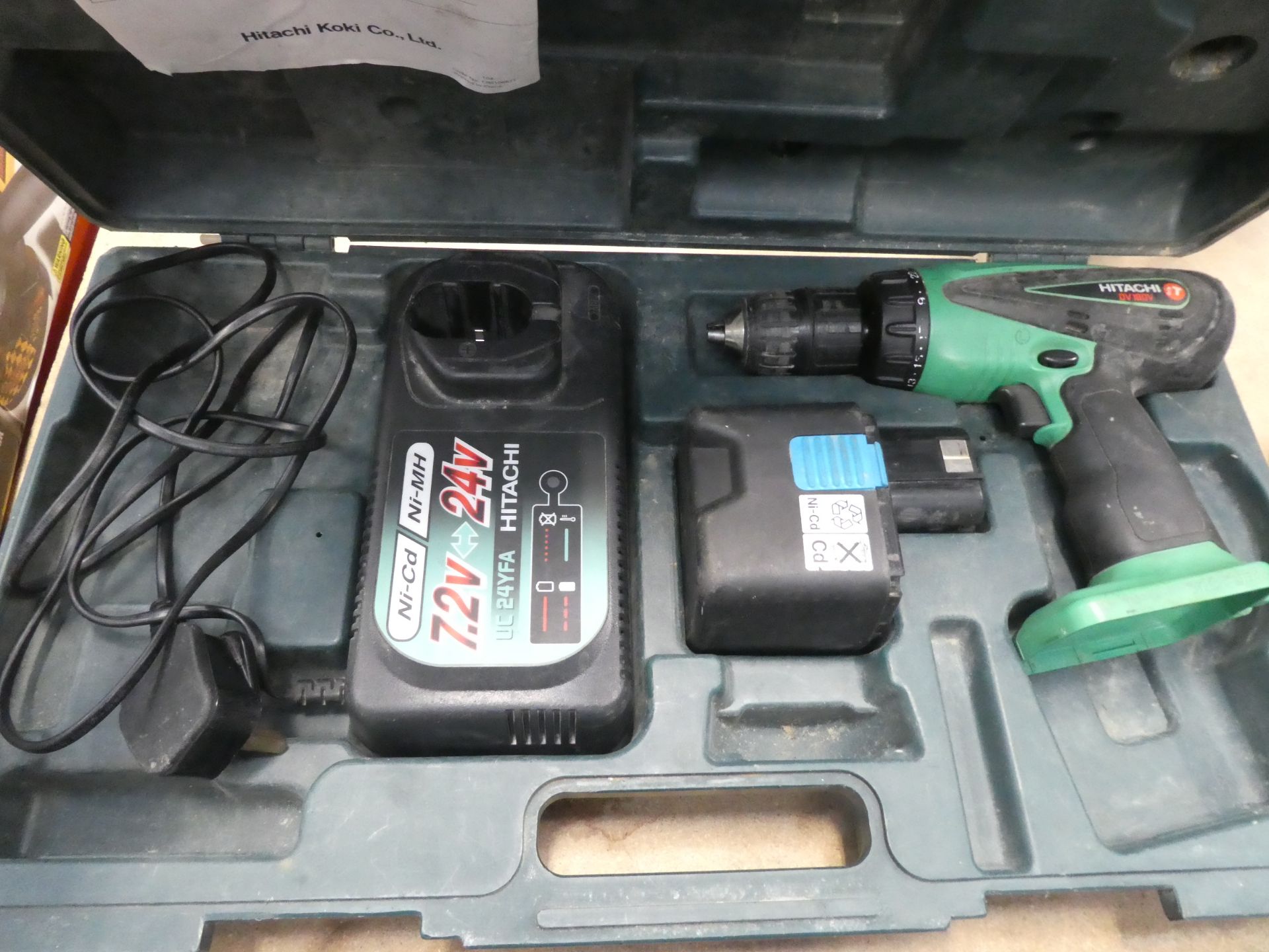 Hitachi battery drill with one battery and charger