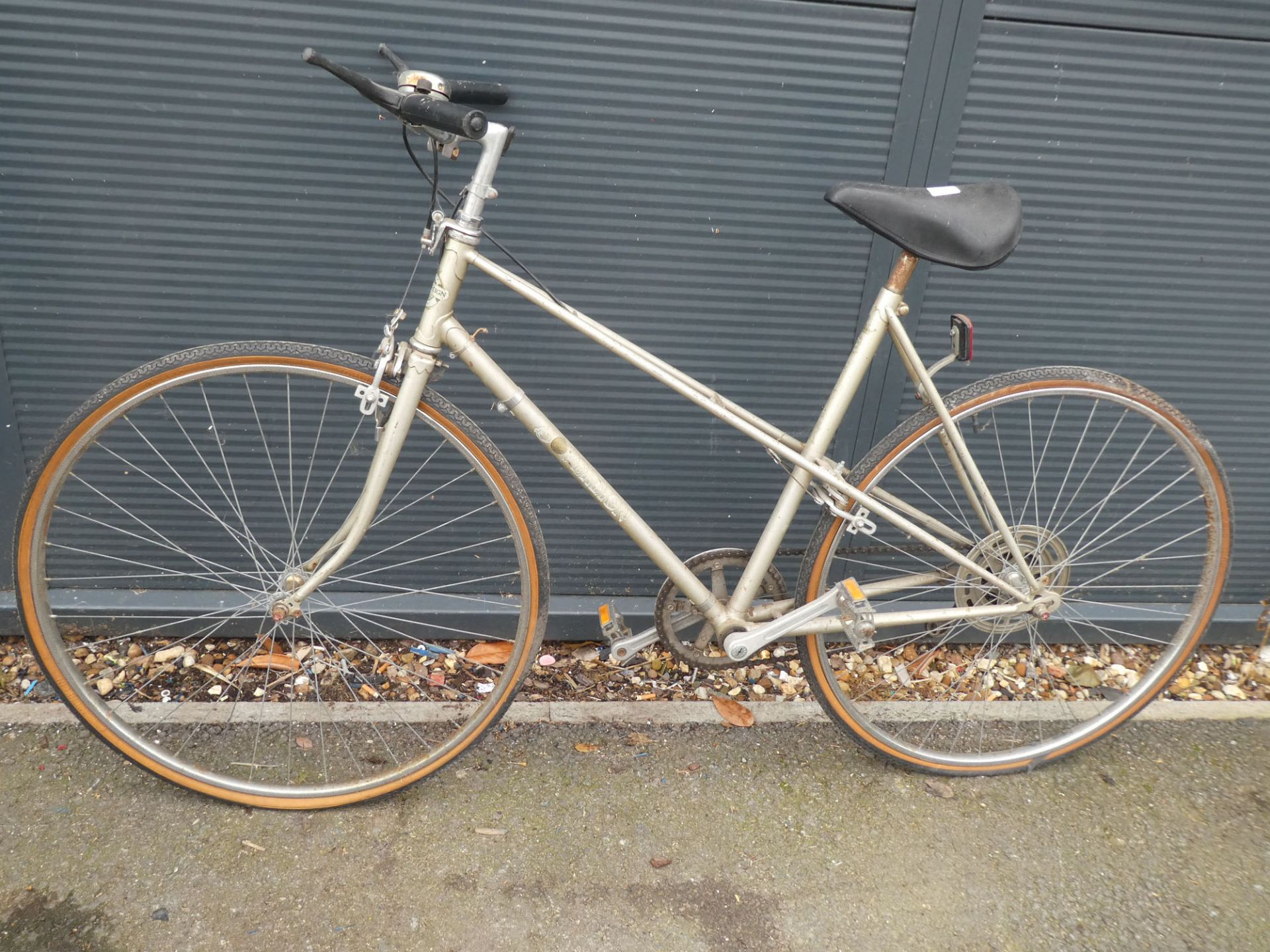 Sovereign light gold vintage cycle