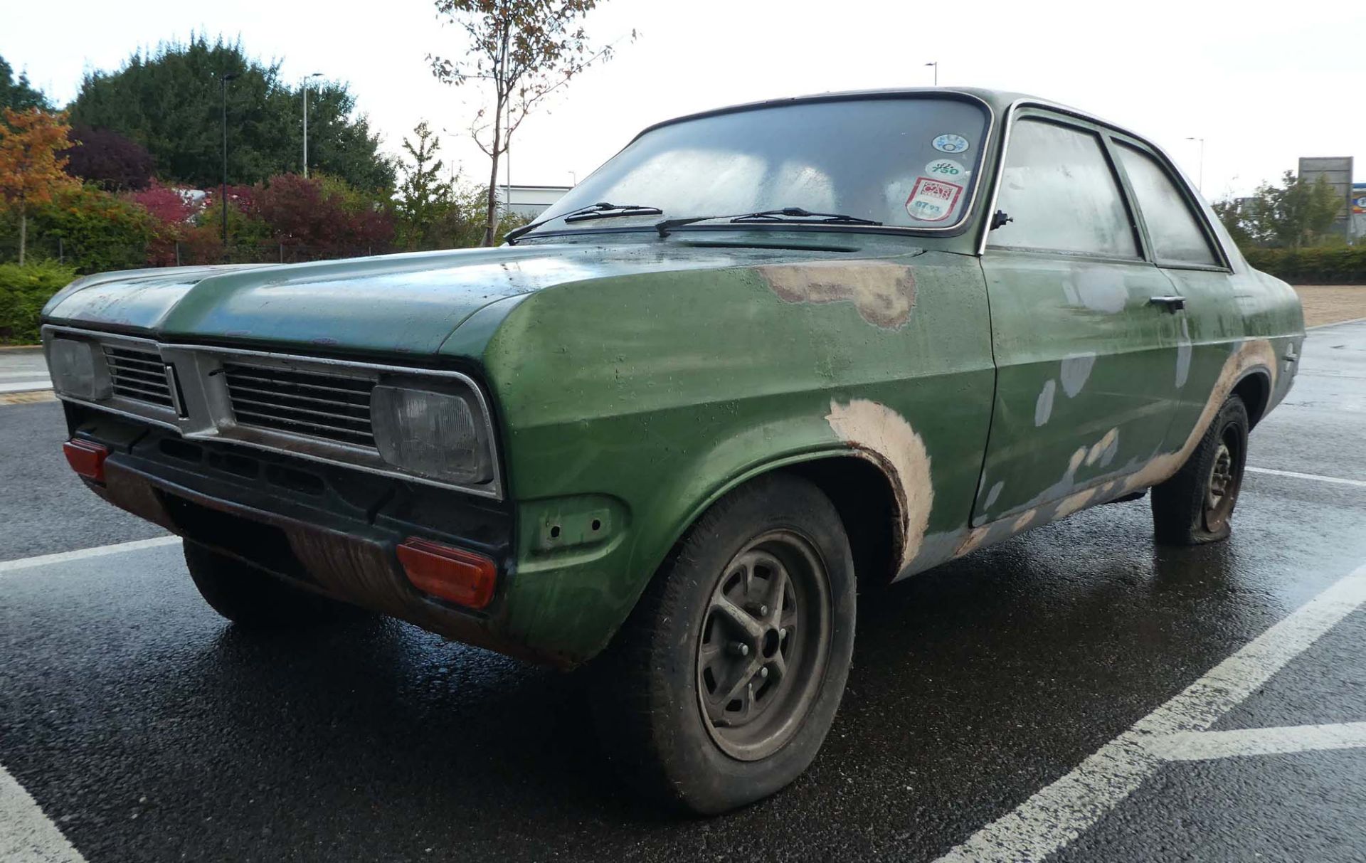 ER0 774K Vauxhall Viva 1256 Saloon in green, 1256cc, first registered 07.06.1972, petrol, showing