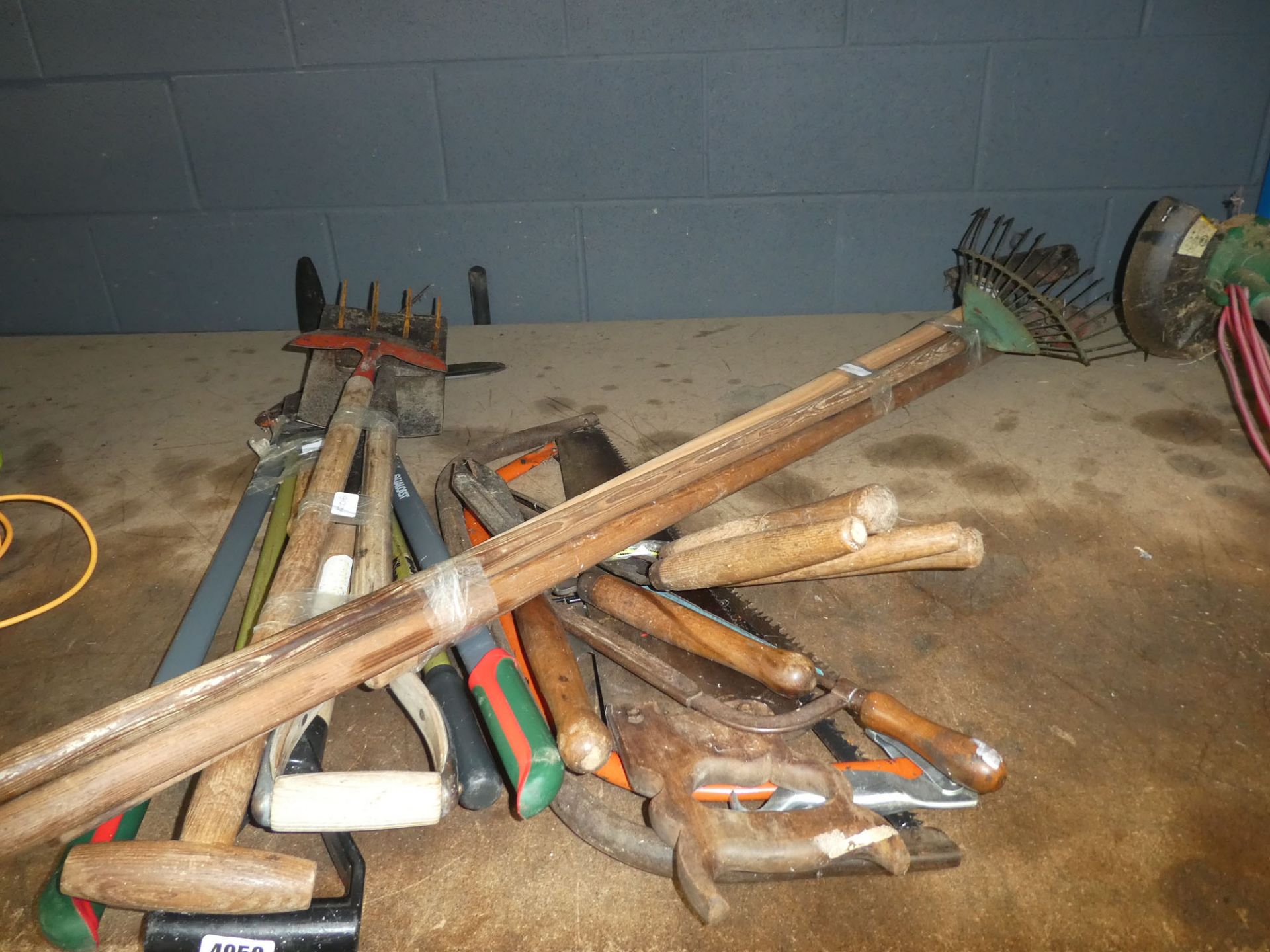 Large quantity of garden tools