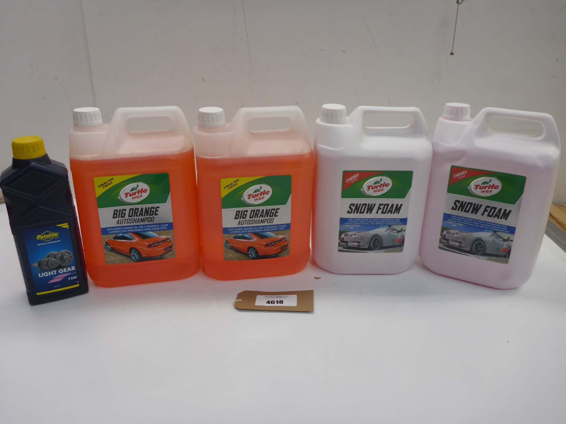 2 x 5L Turtle Wax Big Orange Shampoo, 2 x 5L Turtle Wax Snow Foam and 1L Gear box oil