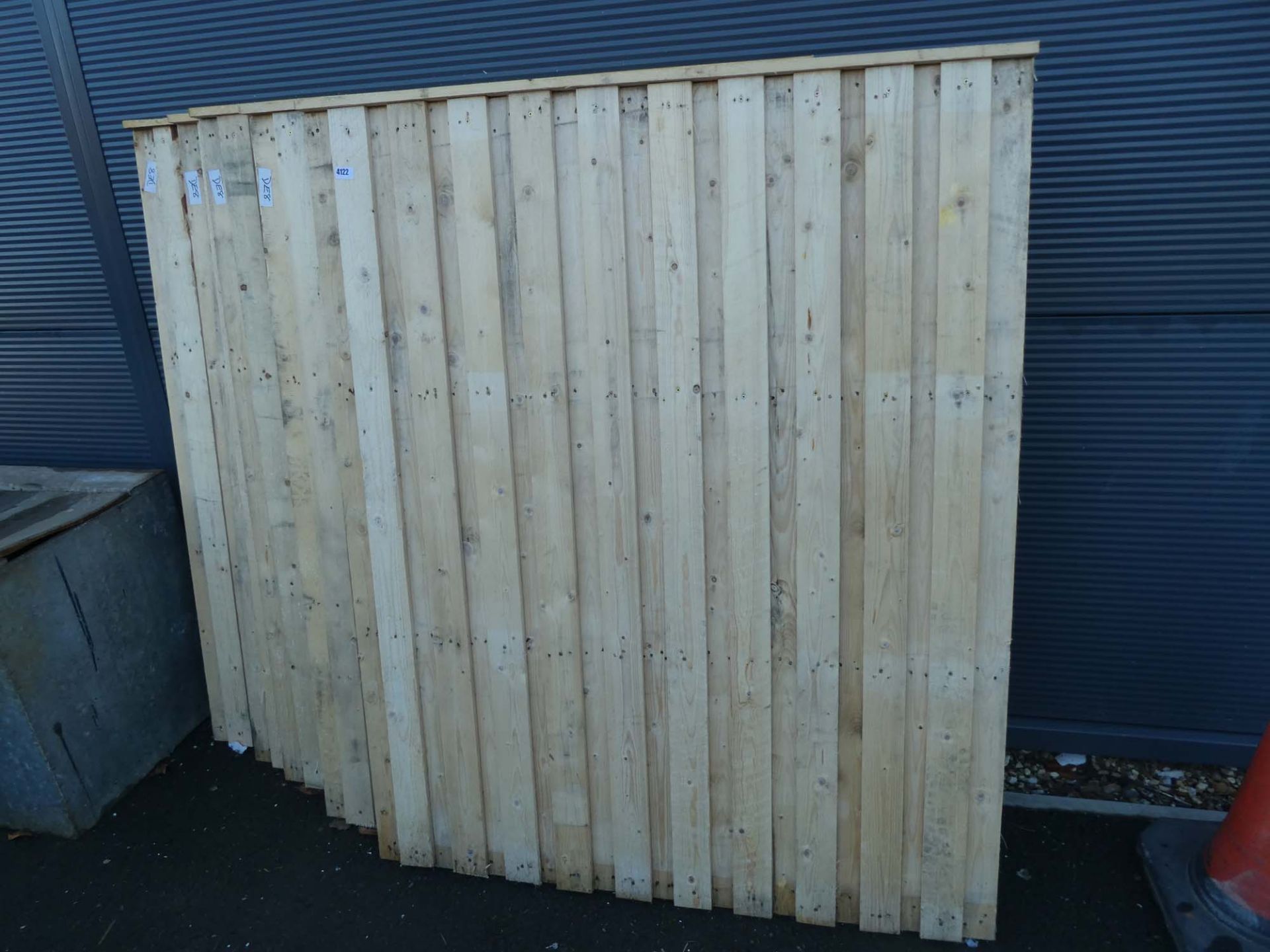 5 wooden fence panels