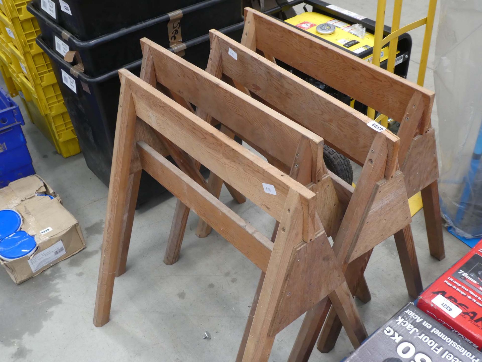 4 wooden trestles