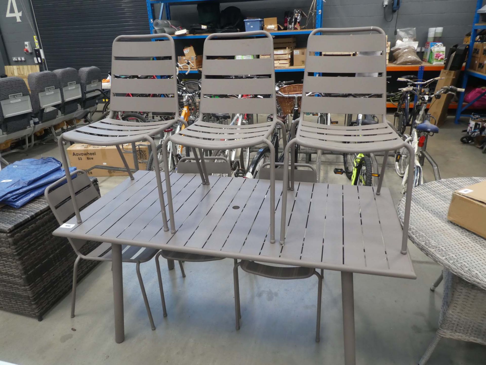 Rectangular metal brown garden table and 6 matching chairs