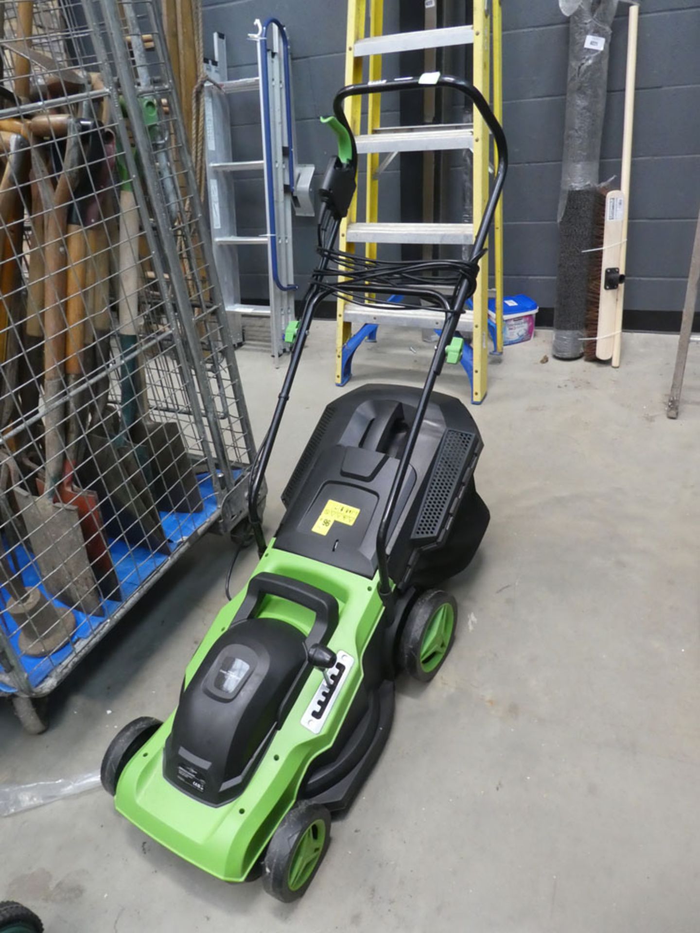 Green electric mower with grass box