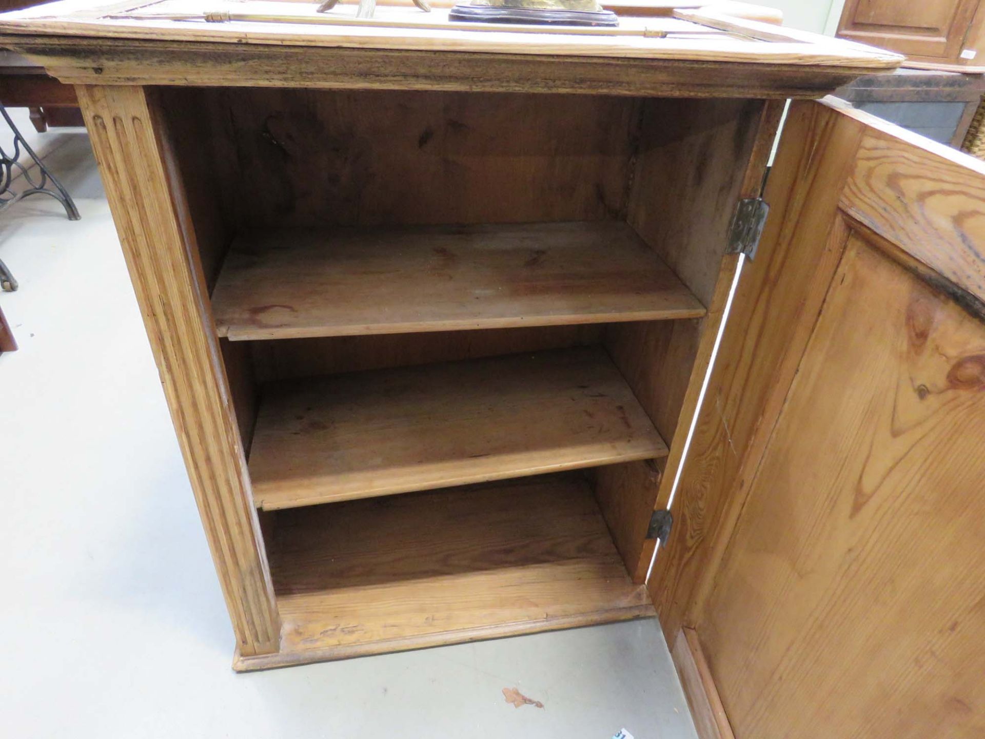 Pine single door cupboard - Image 2 of 2