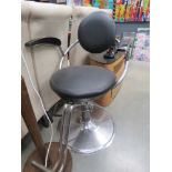 Swivel barbers chair