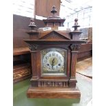 Mantle clock in oak case