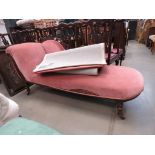 Carved Edwardian chaise long in pink fabric