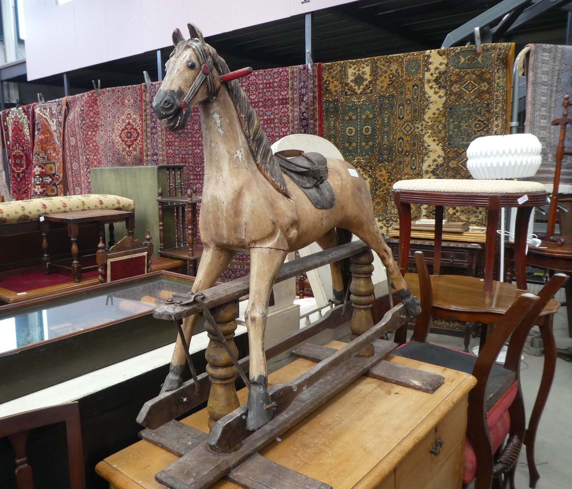 Saleroom 5 Furniture & Effects