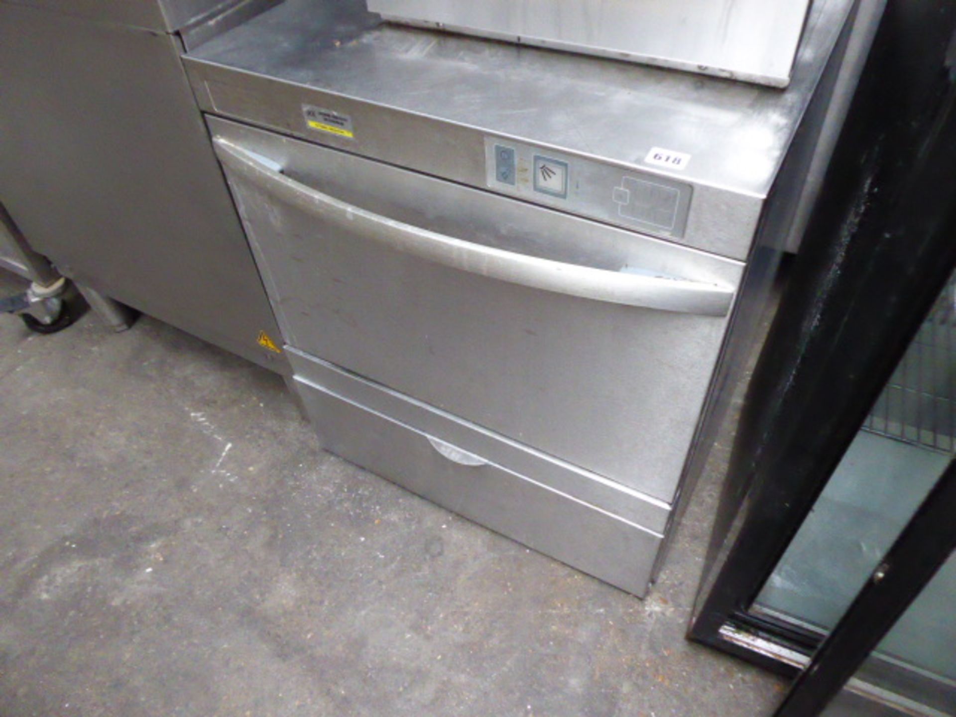 60cm Winterhalter under counter drop front dishwasher