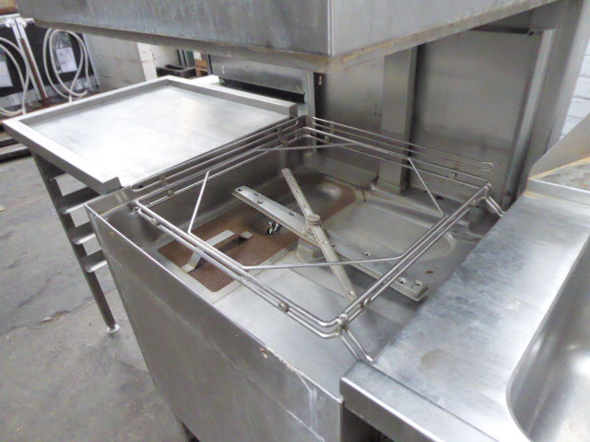 60cm Hobart BarAid model 900-10N lift top pass through dishwasher with corner tabling, bowl and - Image 3 of 3