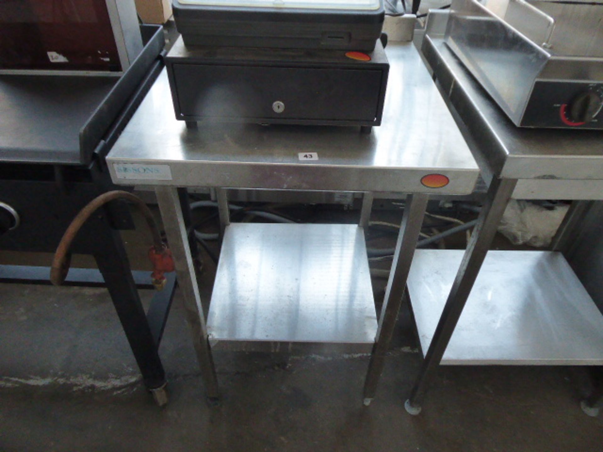 60cm stainless steel preparation table with shelf under