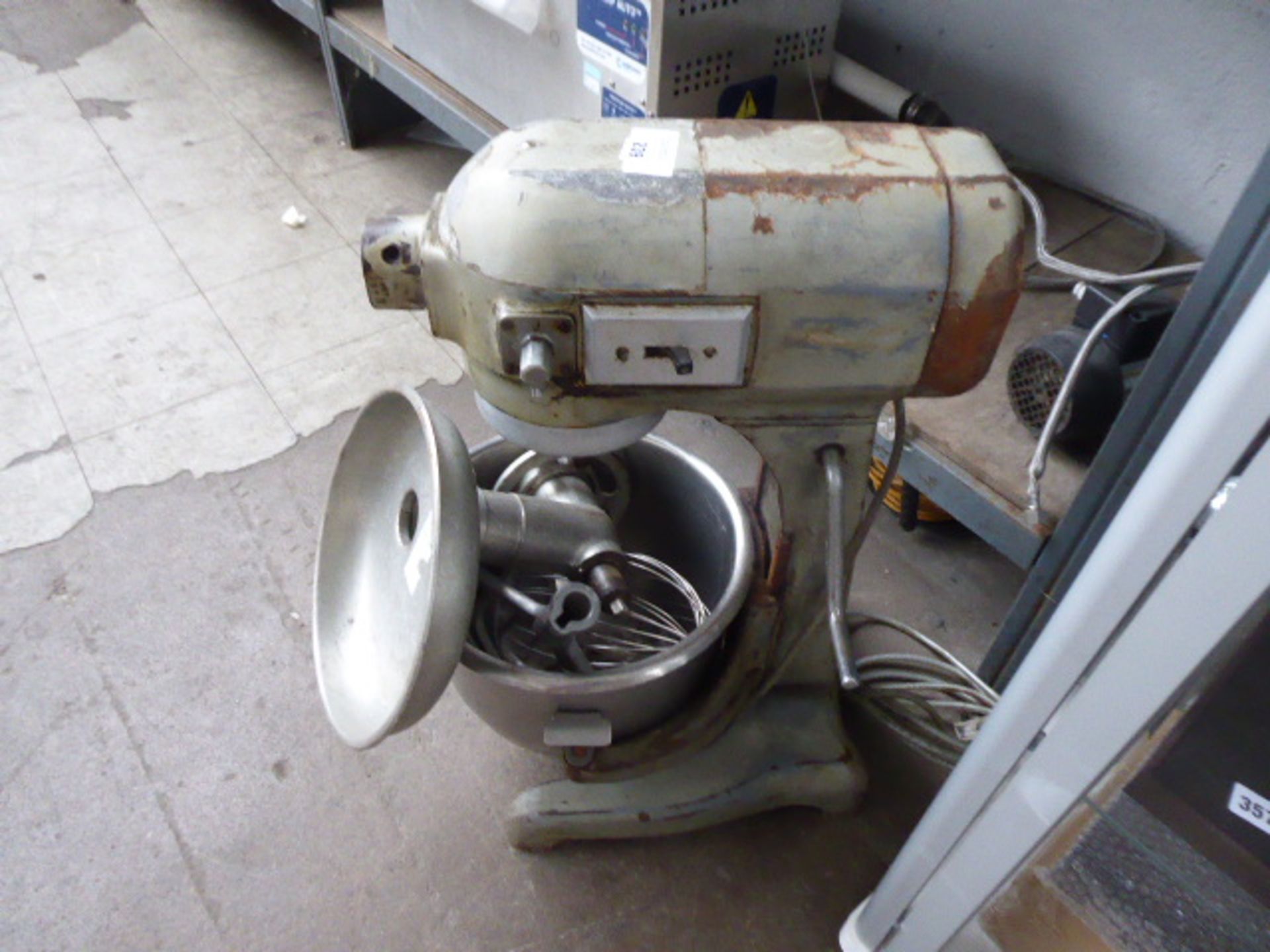 Hobart 20qt commercial mixer with bowl and 3 attachments - Image 2 of 2