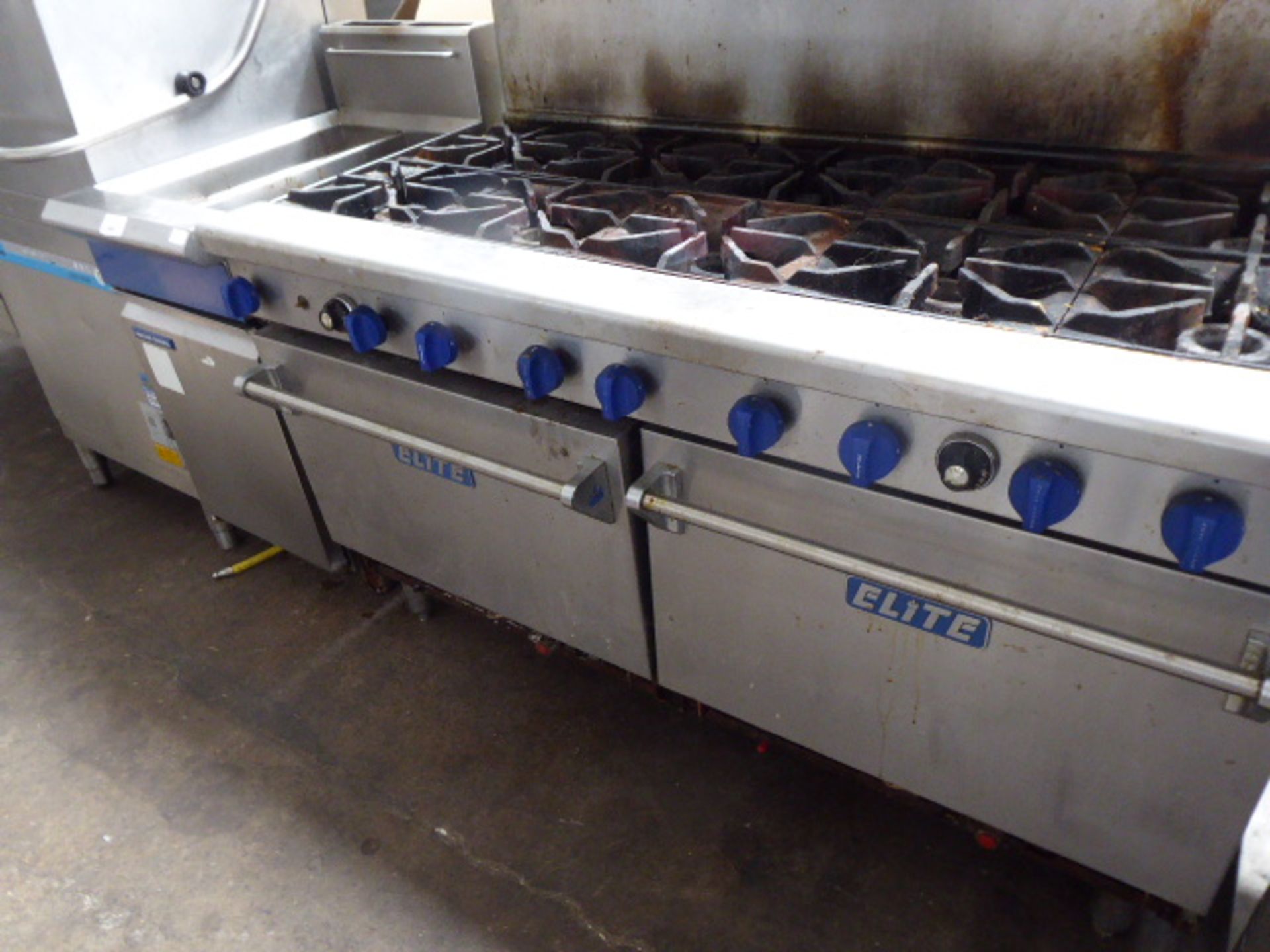 150cm gas Elite 10 burner range cooker with 2 large single door ovens under - Image 2 of 3