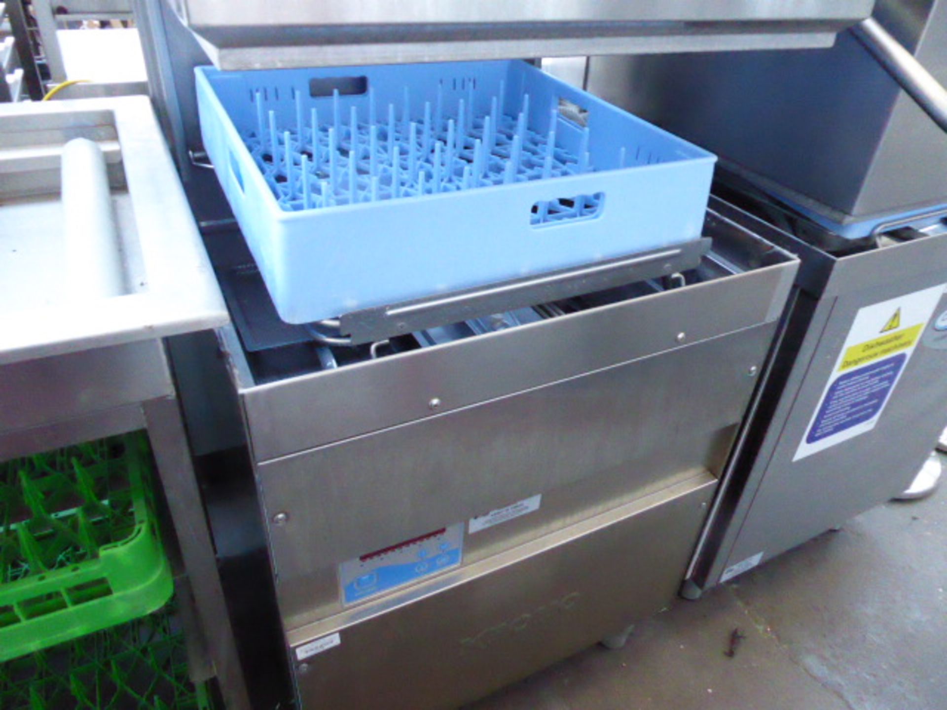 62cm Kromo H00D1105 lift top pass through dish washer - Image 2 of 2