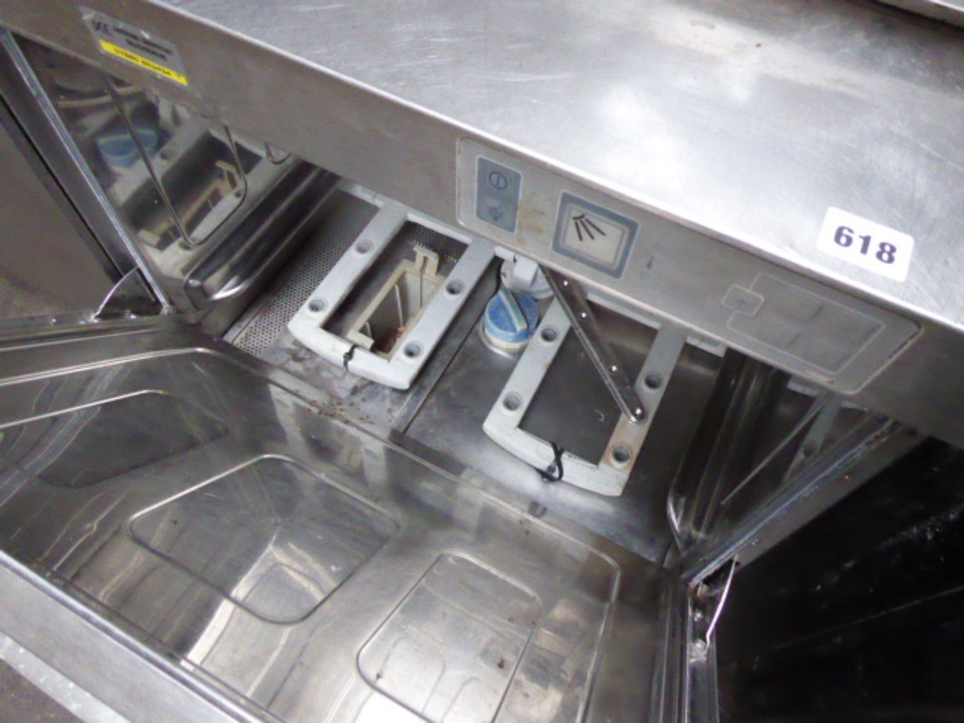 60cm Winterhalter under counter drop front dishwasher - Image 2 of 2