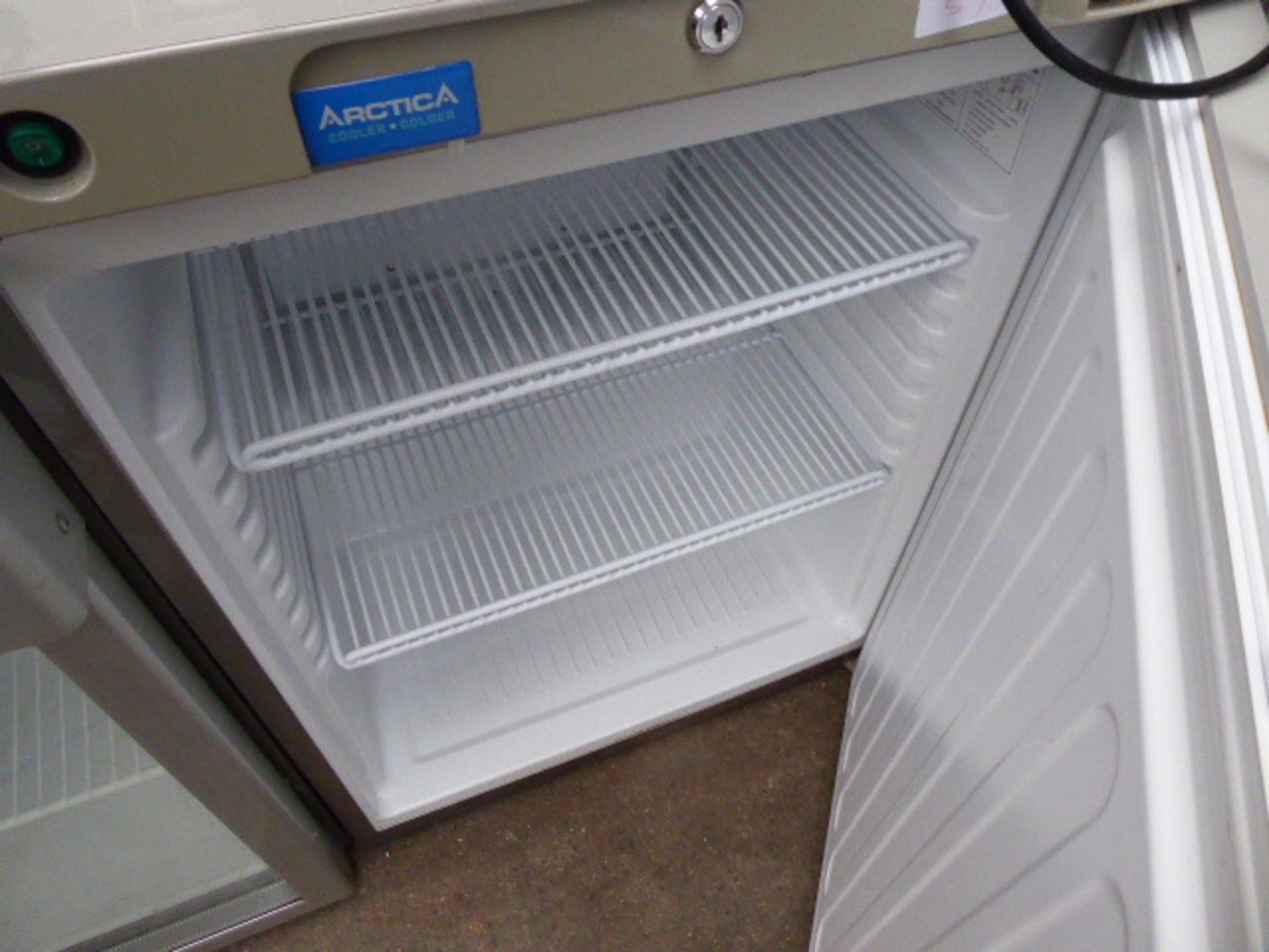 (TN91) 60cm Arctica model HEA701 under counter single door chiller (Gas R600A) - Image 2 of 2