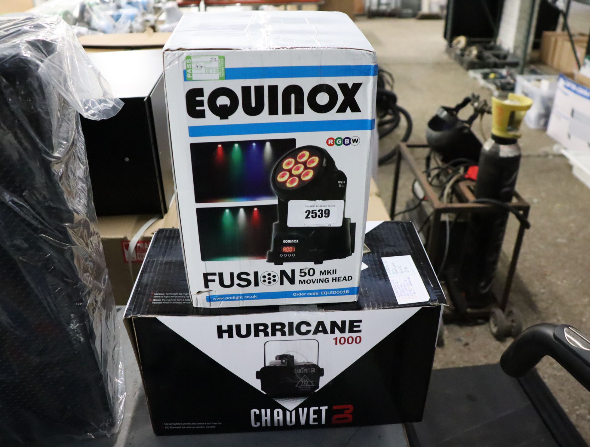 (52) Equinox flashing moving head with Hurricane 1000 chauvet