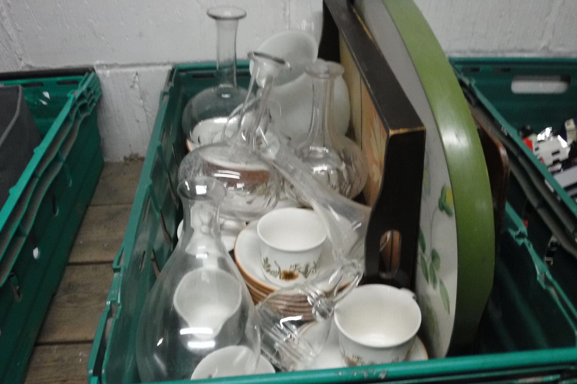 2250 Crate of various glassware and crockery