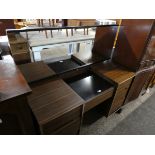 Mahogany finish dressing table with drawers and mirrored back