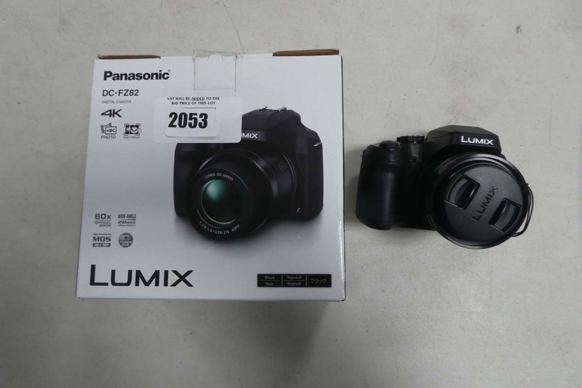 Pansonic FX82 4K bridge camera with charger, battery and box - Image 2 of 3