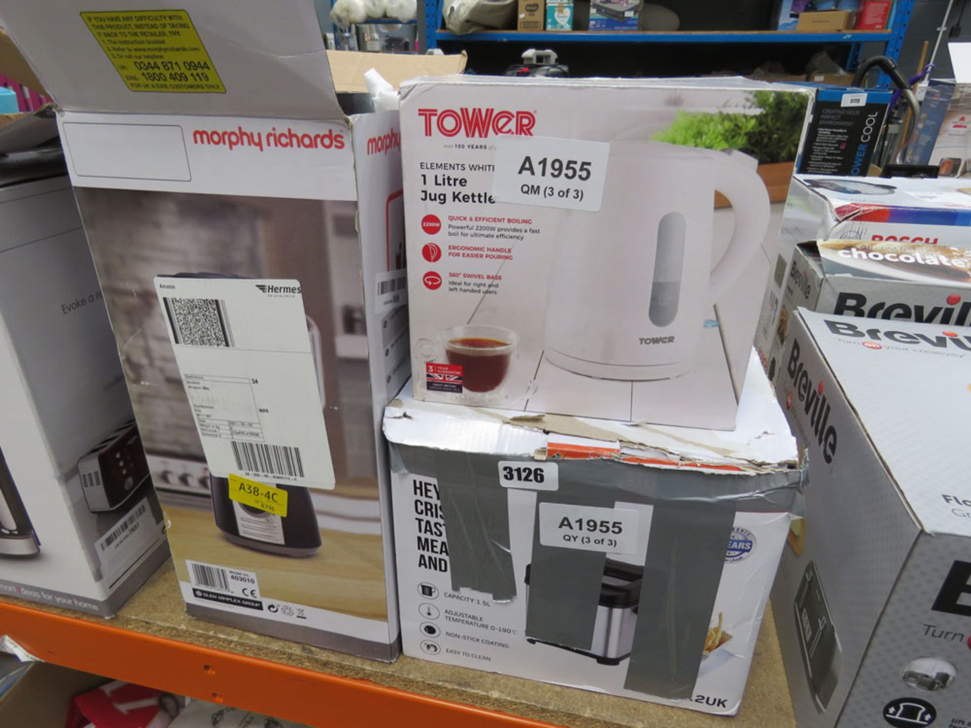 Tower 1L jug kettle and mini fryer and Morphy Richards juicer